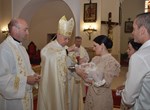 Biskup Mrzljak krstio peto dijete obitelji Ružman iz Đurđevca